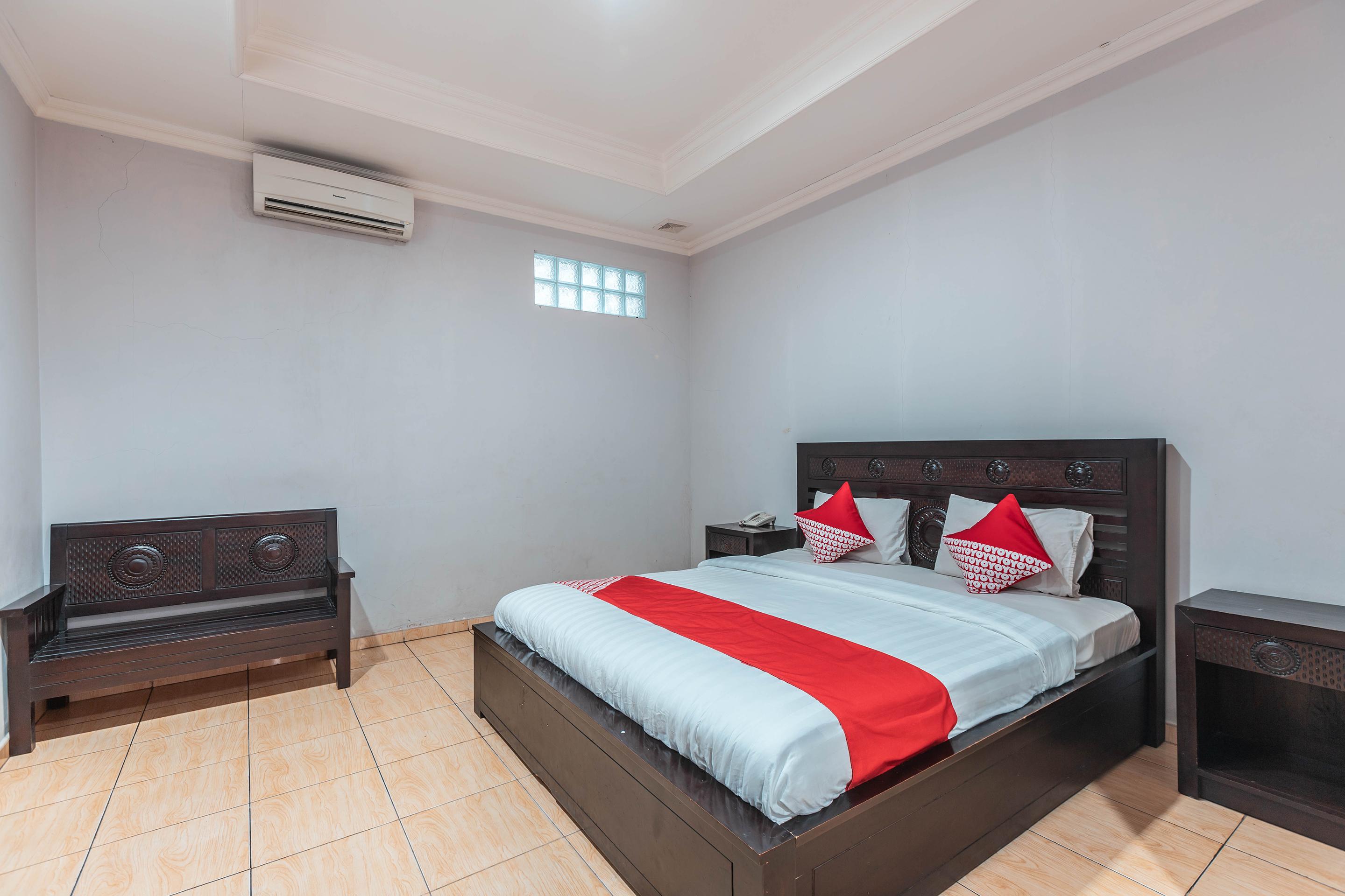 Super Oyo 686 Bunga Karang Hotel Бекасі Екстер'єр фото