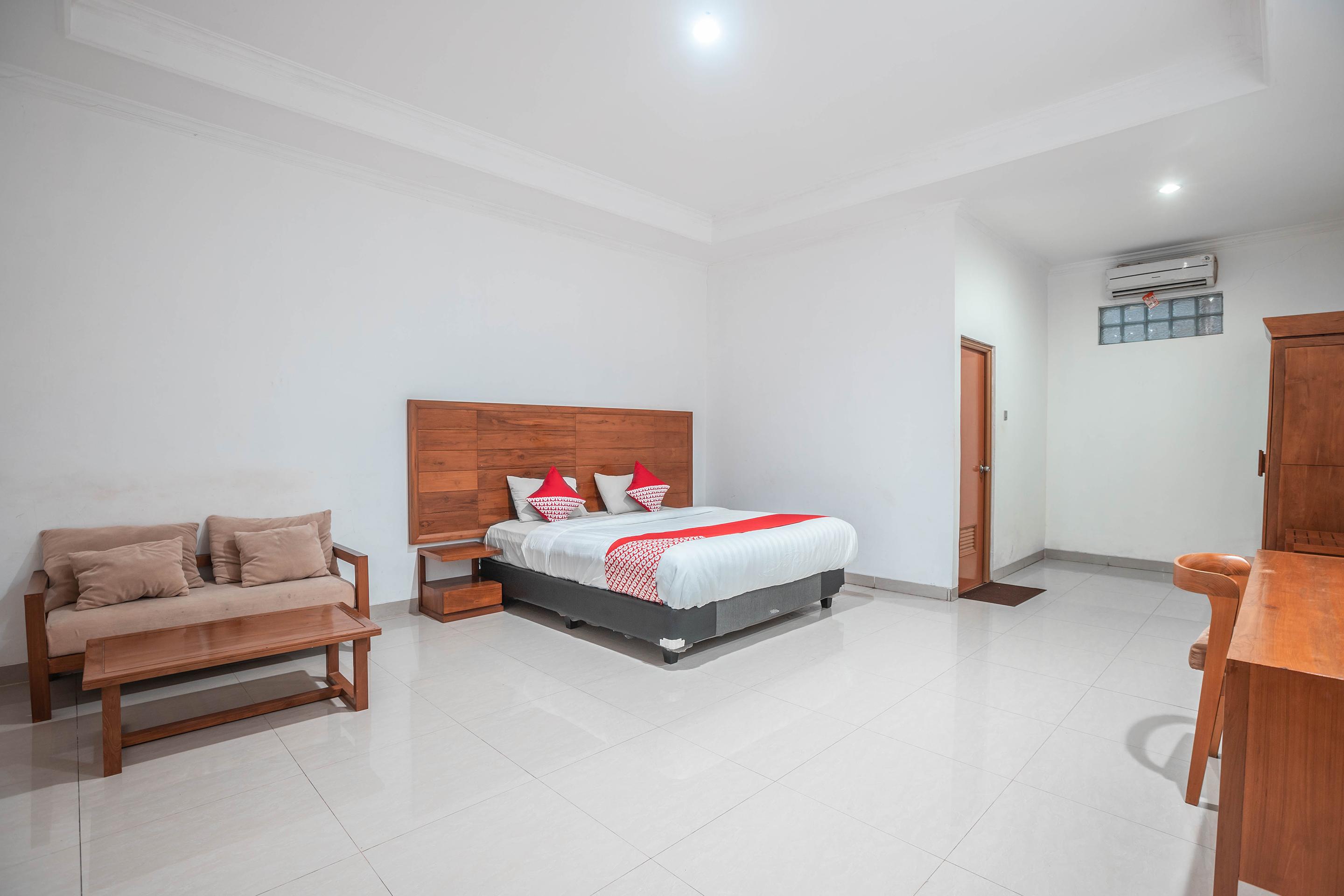 Super Oyo 686 Bunga Karang Hotel Бекасі Екстер'єр фото