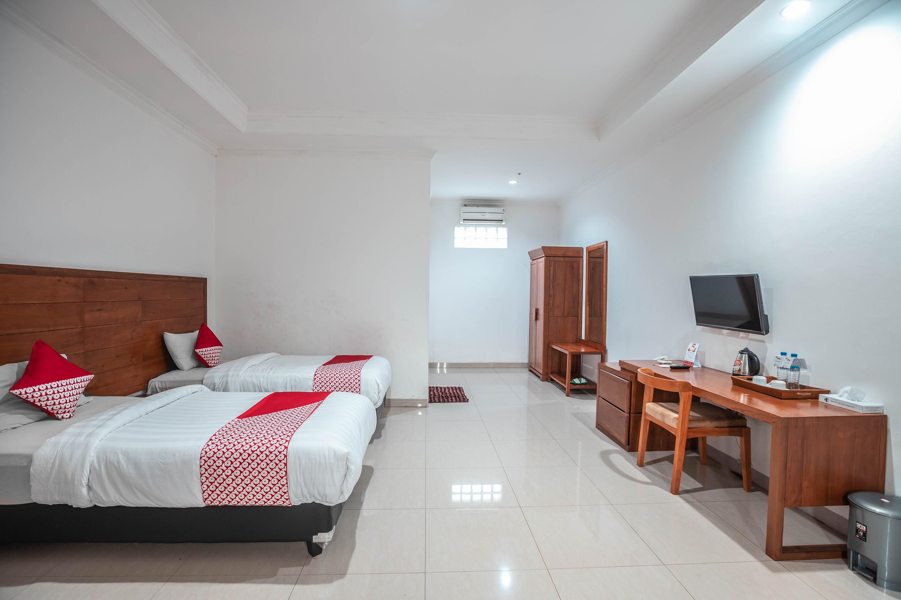 Super Oyo 686 Bunga Karang Hotel Бекасі Екстер'єр фото