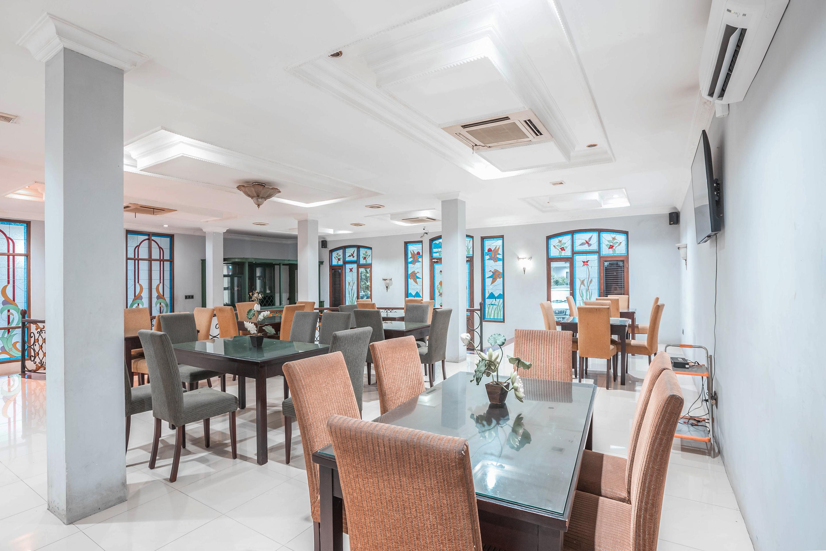 Super Oyo 686 Bunga Karang Hotel Бекасі Екстер'єр фото