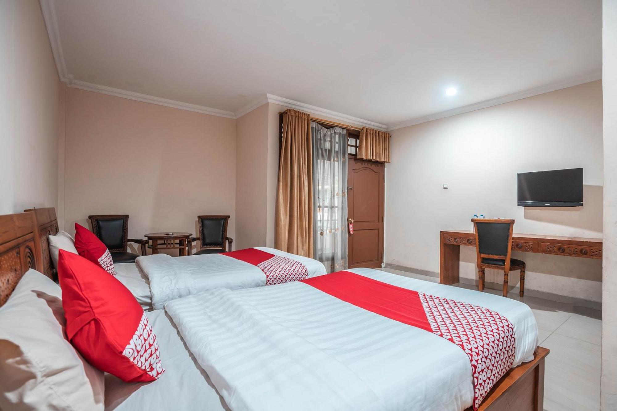 Super Oyo 686 Bunga Karang Hotel Бекасі Екстер'єр фото