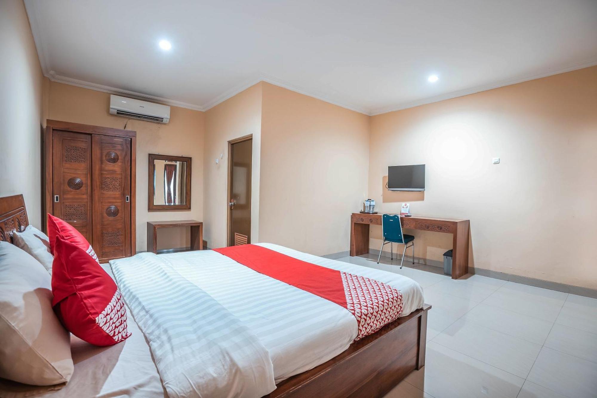 Super Oyo 686 Bunga Karang Hotel Бекасі Екстер'єр фото