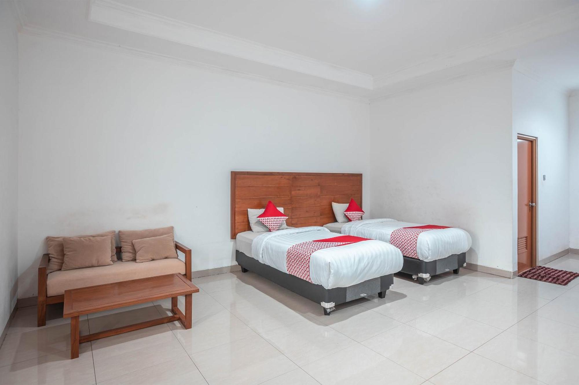 Super Oyo 686 Bunga Karang Hotel Бекасі Екстер'єр фото