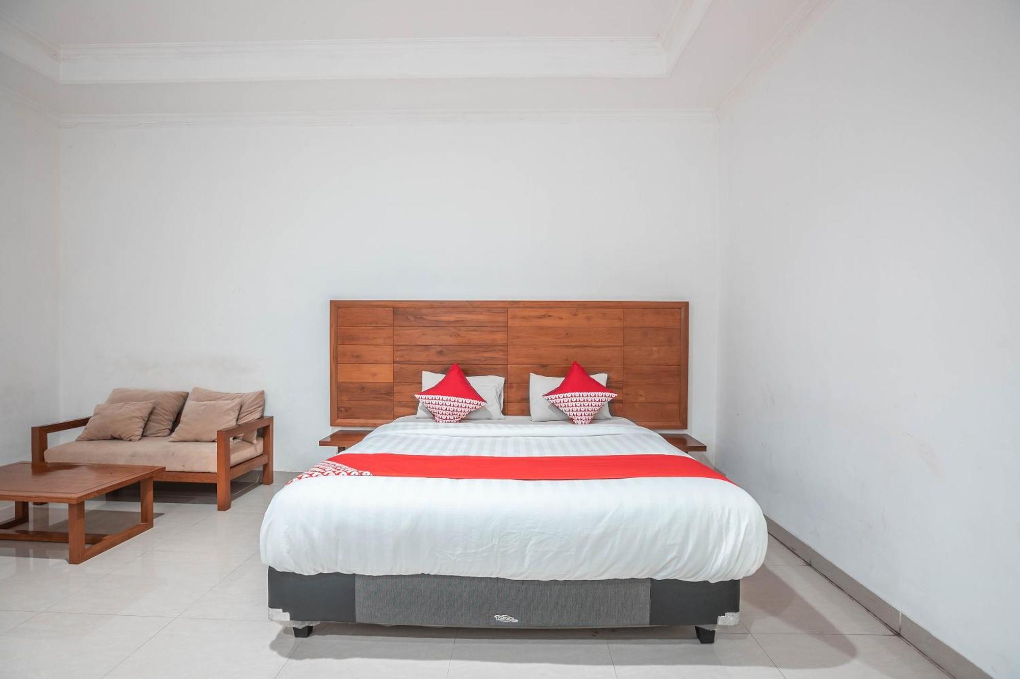 Super Oyo 686 Bunga Karang Hotel Бекасі Екстер'єр фото
