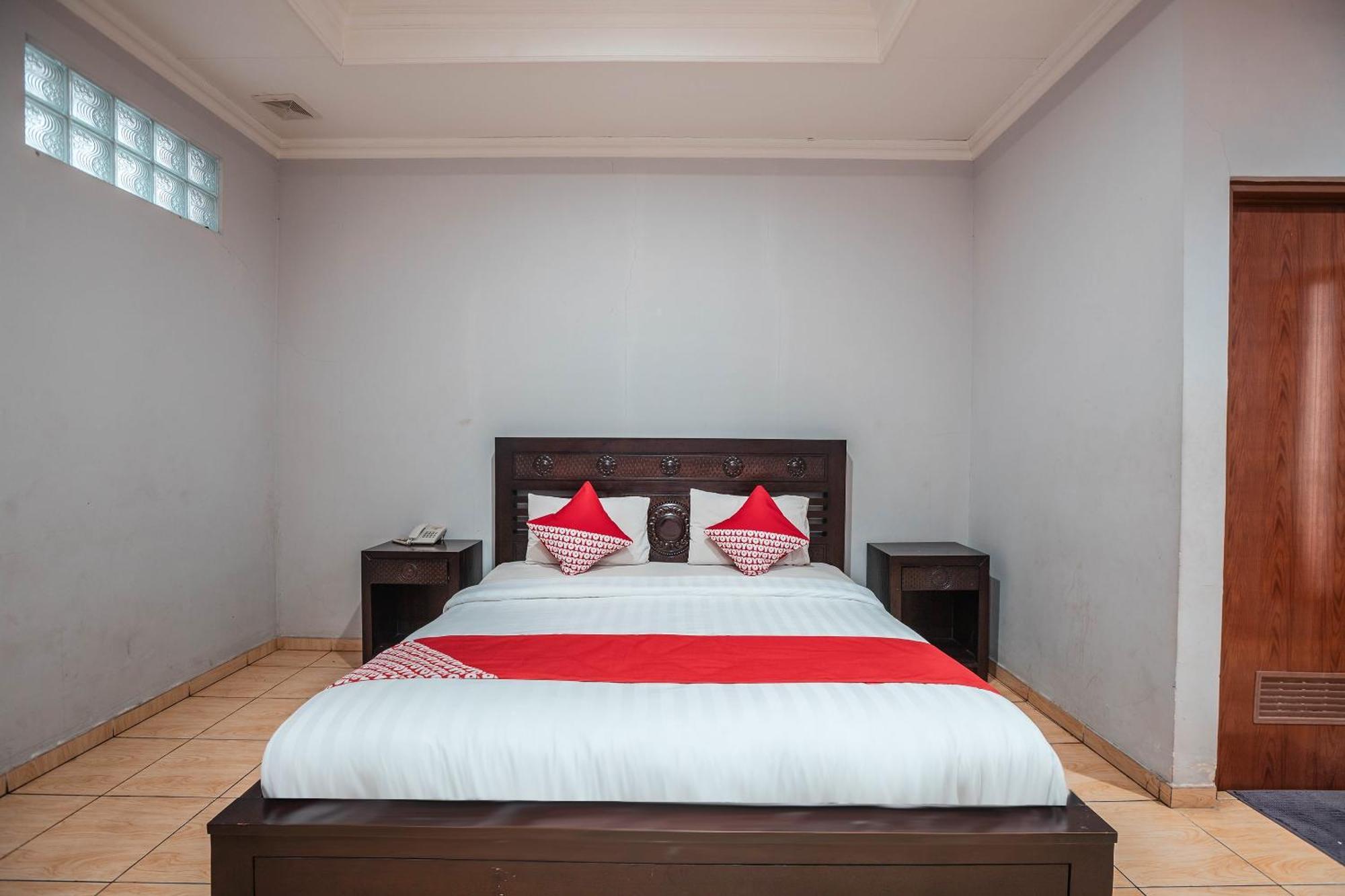 Super Oyo 686 Bunga Karang Hotel Бекасі Екстер'єр фото