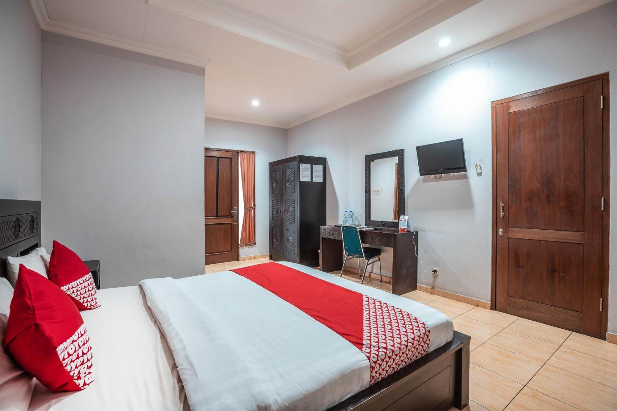 Super Oyo 686 Bunga Karang Hotel Бекасі Екстер'єр фото