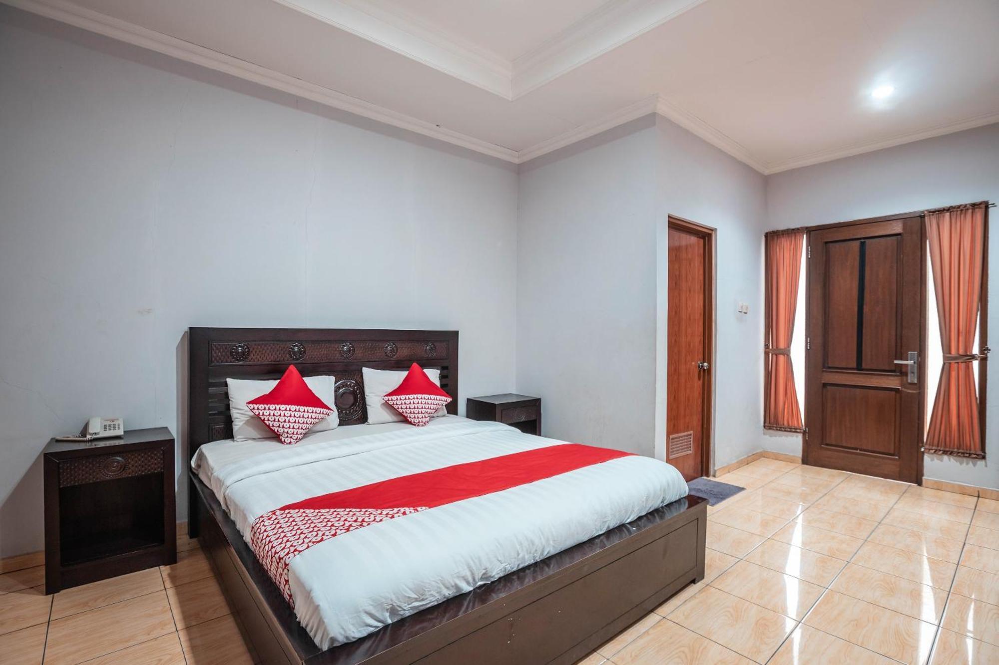 Super Oyo 686 Bunga Karang Hotel Бекасі Екстер'єр фото